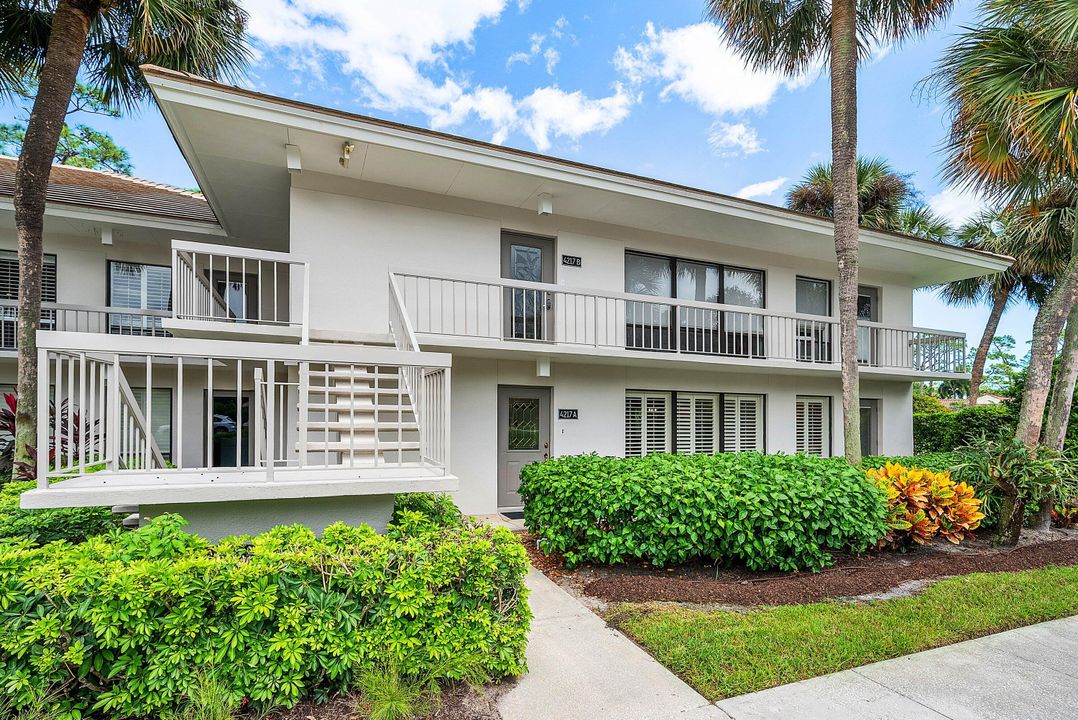 Под контрактом: $360,000 (2 спален, 2 ванн, 1479 Квадратных фут)