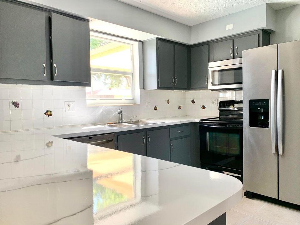 Recently Rented: $3,700 (3 beds, 2 baths, 1378 Square Feet)