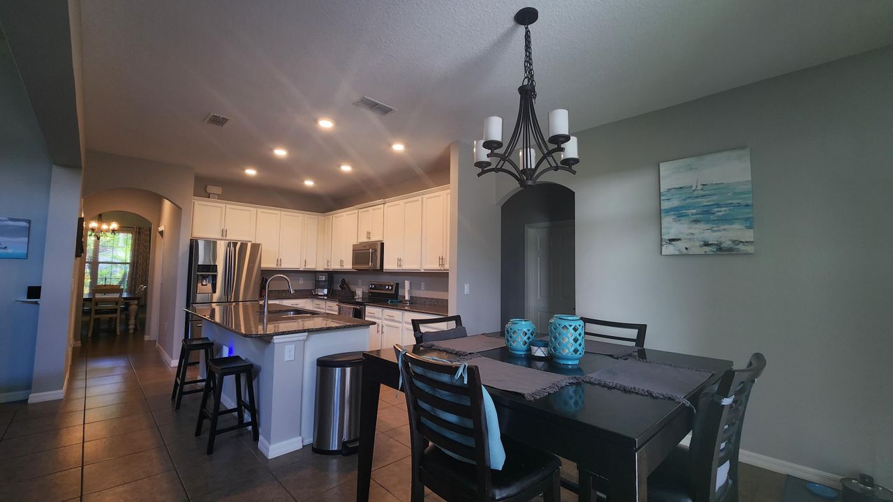 For Sale: $574,000 (4 beds, 3 baths, 2725 Square Feet)