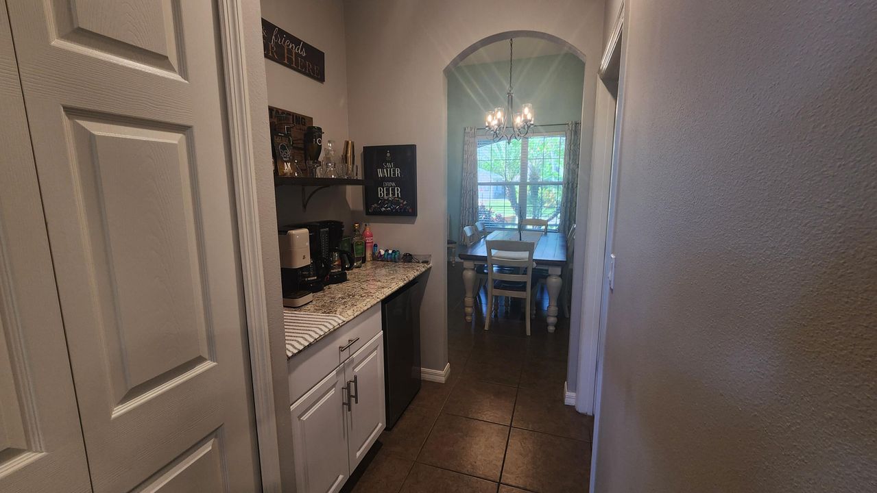 For Sale: $574,000 (4 beds, 3 baths, 2725 Square Feet)