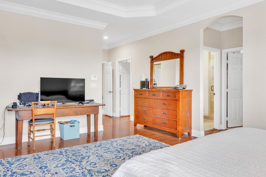 出租: $5,450 (5 贝兹, 4 浴室, 3346 平方英尺)