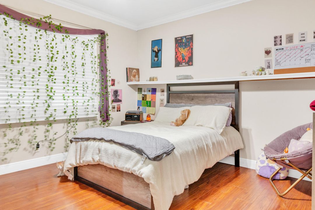 出租: $5,450 (5 贝兹, 4 浴室, 3346 平方英尺)