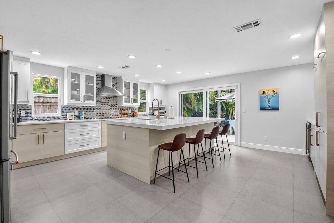 待售: $1,395,000 (0 贝兹, 0 浴室, 3878 平方英尺)