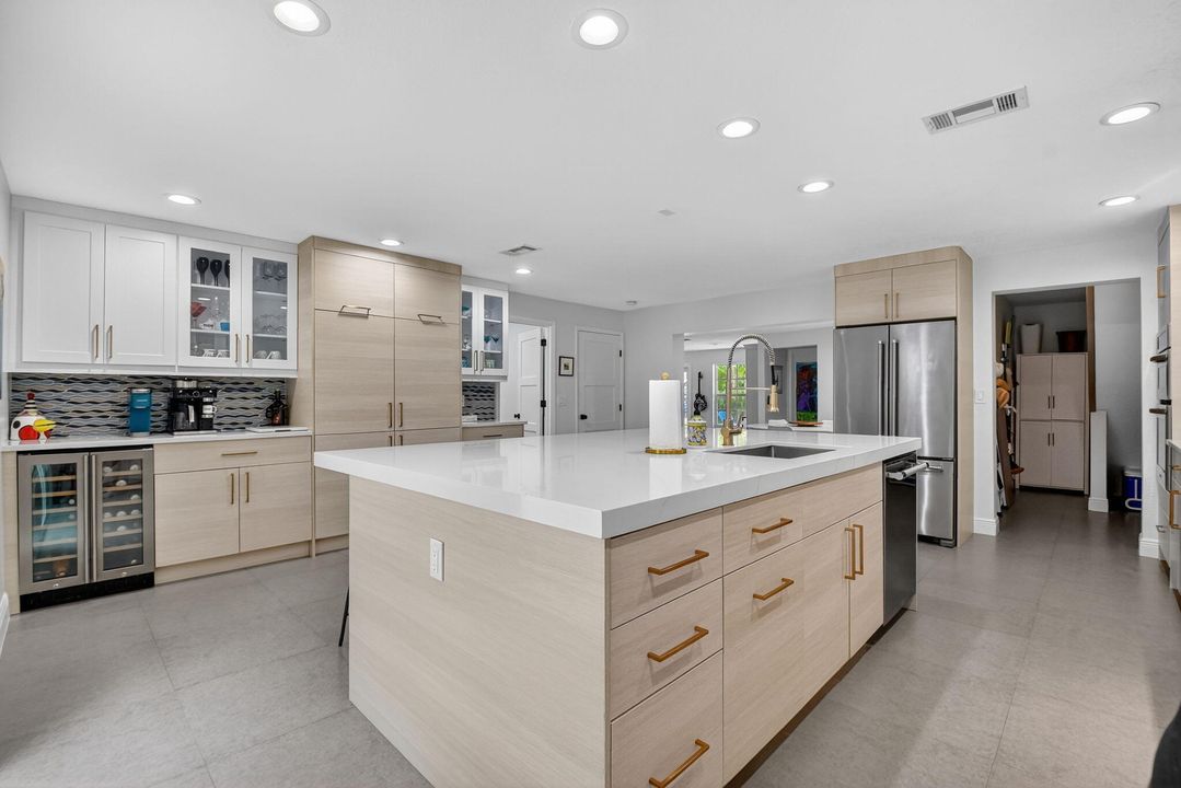 待售: $1,395,000 (0 贝兹, 0 浴室, 3878 平方英尺)