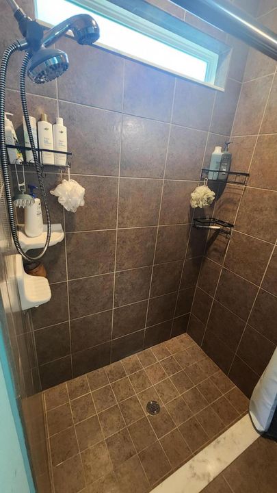 For Sale: $574,000 (4 beds, 3 baths, 2725 Square Feet)