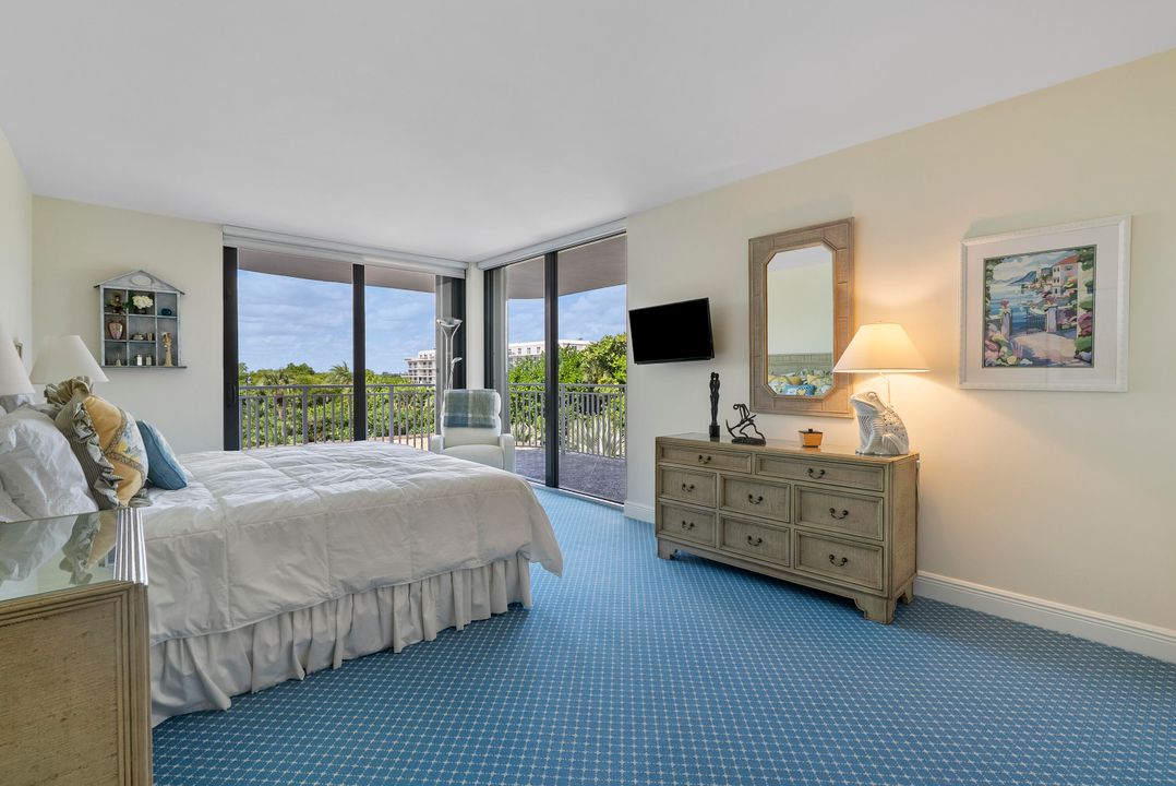 For Sale: $3,699,000 (3 beds, 3 baths, 2695 Square Feet)