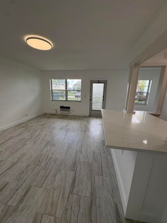 出租: $1,500 (2 贝兹, 2 浴室, 819 平方英尺)