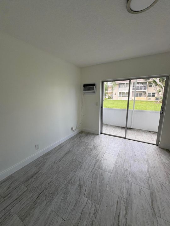 出租: $1,500 (2 贝兹, 2 浴室, 819 平方英尺)