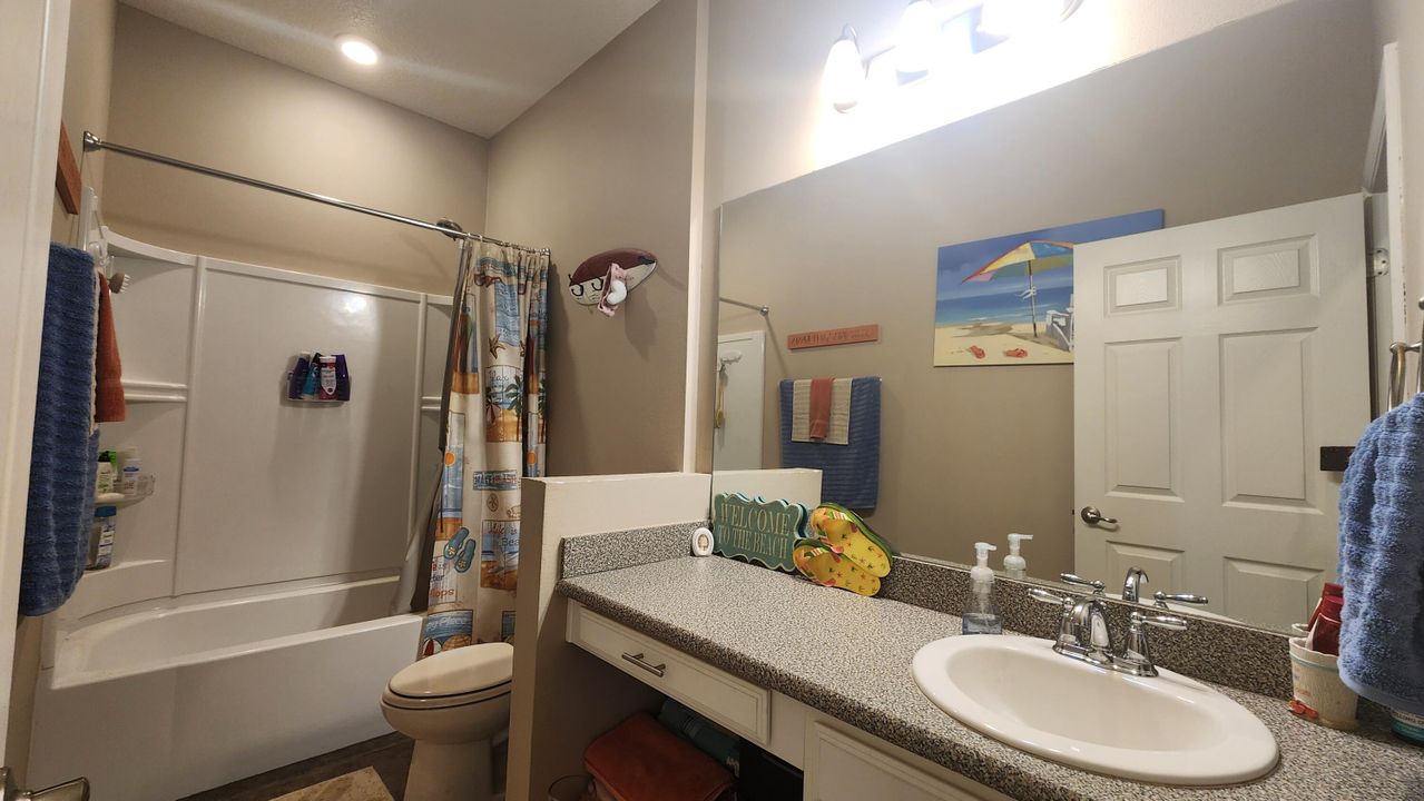 For Sale: $574,000 (4 beds, 3 baths, 2725 Square Feet)