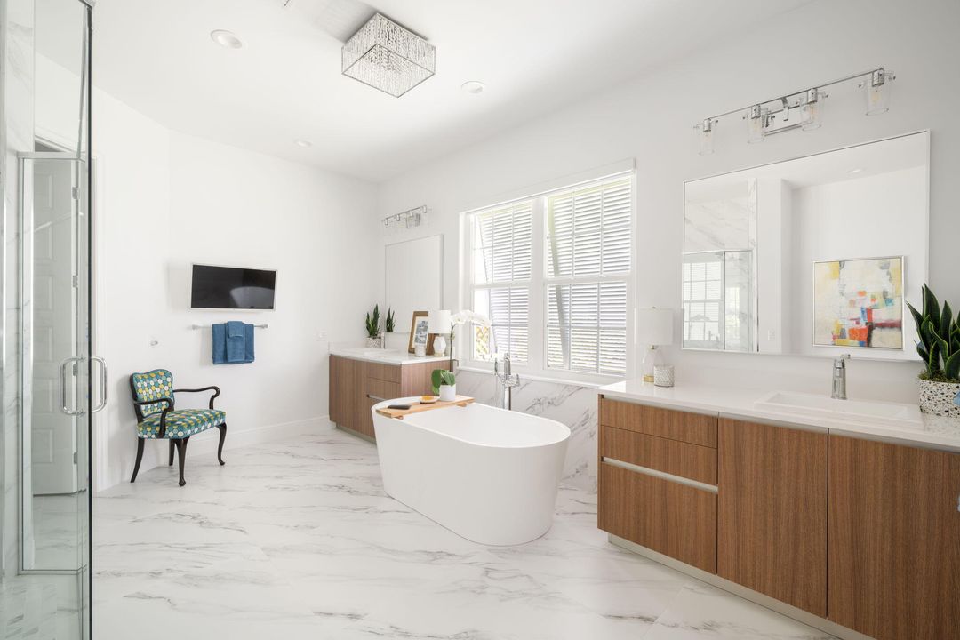 For Sale: $2,199,000 (4 beds, 3 baths, 2766 Square Feet)