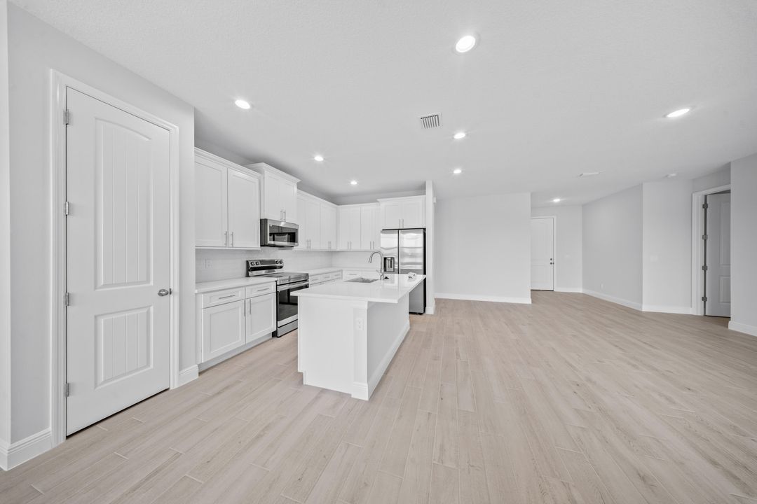 For Sale: $499,900 (4 beds, 2 baths, 2061 Square Feet)