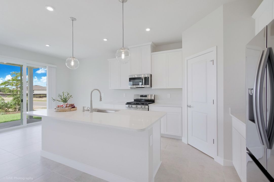 出租: $2,800 (4 贝兹, 2 浴室, 1815 平方英尺)