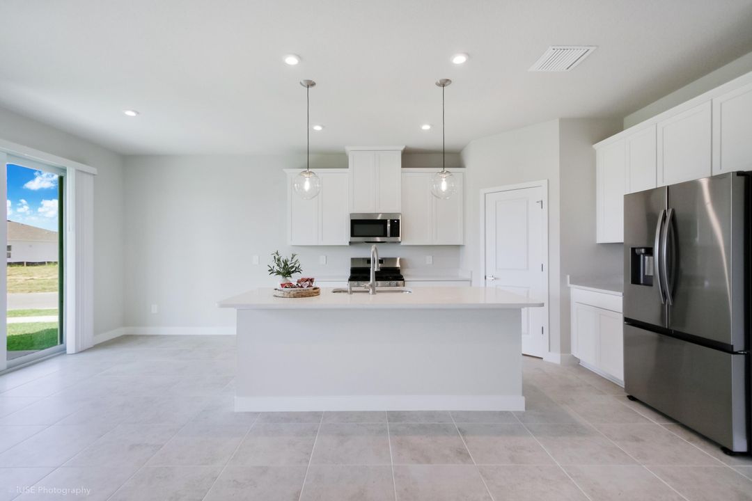 出租: $2,800 (4 贝兹, 2 浴室, 1815 平方英尺)