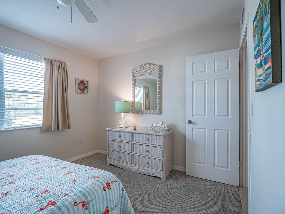 В аренду: $5,000 (2 спален, 2 ванн, 1000 Квадратных фут)