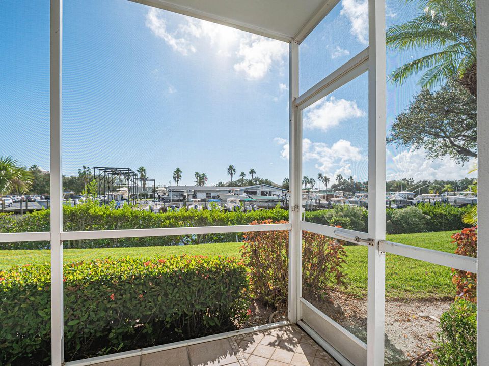 В аренду: $5,000 (2 спален, 2 ванн, 1000 Квадратных фут)