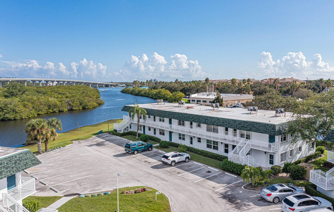 В аренду: $5,000 (2 спален, 2 ванн, 1000 Квадратных фут)