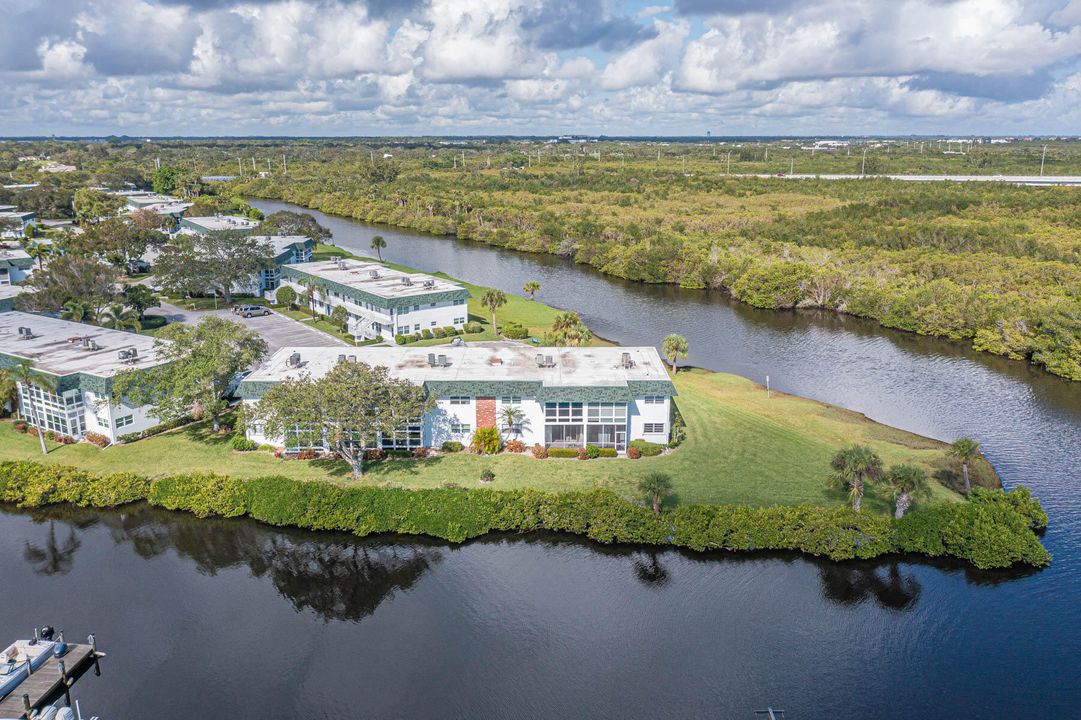 В аренду: $5,000 (2 спален, 2 ванн, 1000 Квадратных фут)