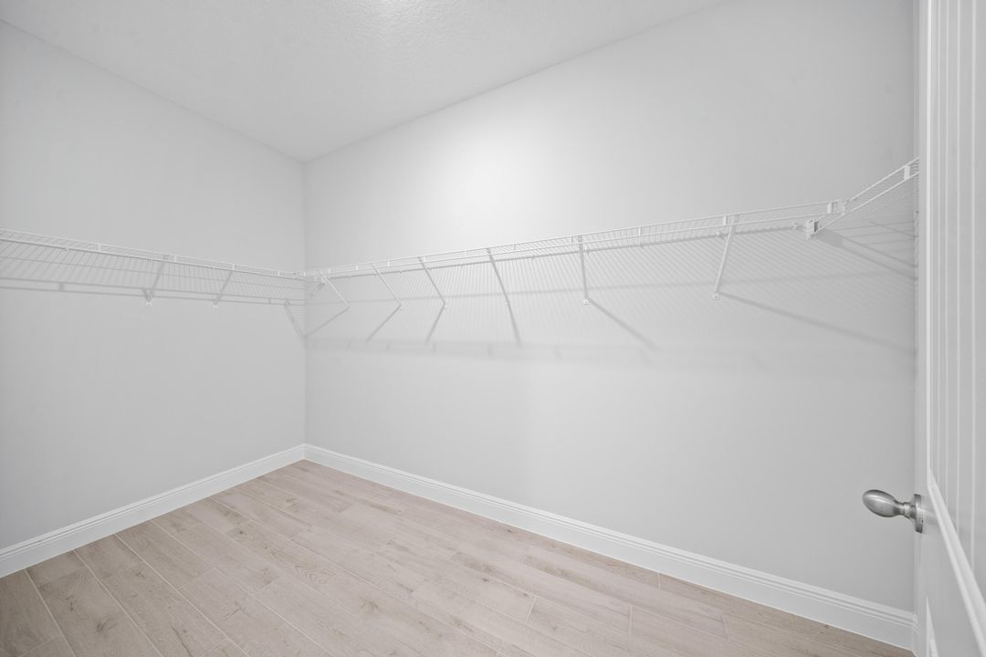 For Sale: $499,900 (4 beds, 2 baths, 2061 Square Feet)