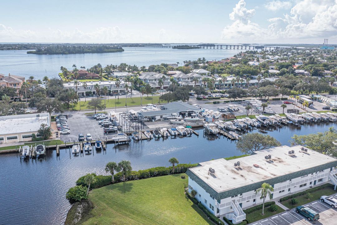 В аренду: $5,000 (2 спален, 2 ванн, 1000 Квадратных фут)