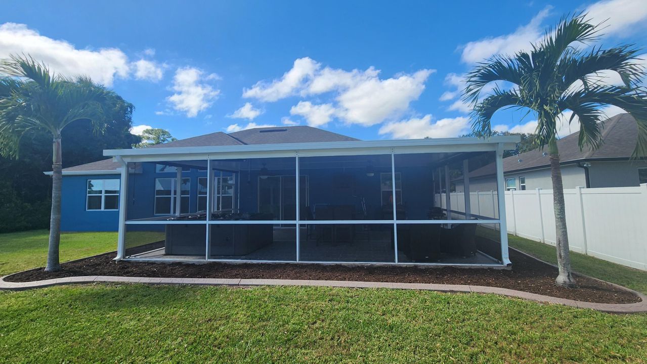 For Sale: $574,000 (4 beds, 3 baths, 2725 Square Feet)