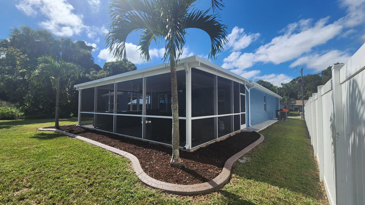 For Sale: $574,000 (4 beds, 3 baths, 2725 Square Feet)