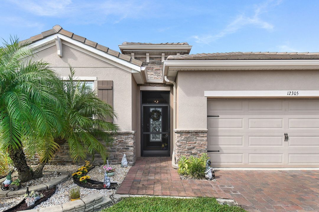 Active With Contract: $499,000 (4 beds, 2 baths, 2034 Square Feet)