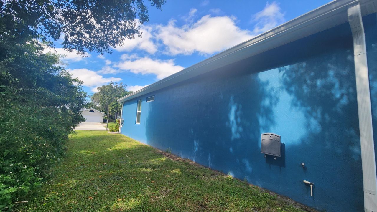 For Sale: $574,000 (4 beds, 3 baths, 2725 Square Feet)