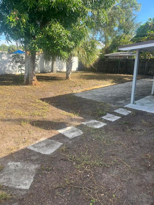 For Sale: $369,000 (2 beds, 2 baths, 1296 Square Feet)