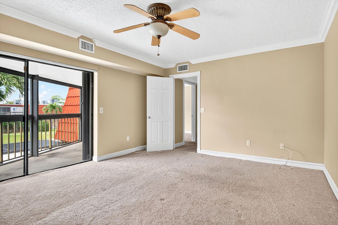 Active With Contract: $325,000 (3 beds, 2 baths, 1514 Square Feet)