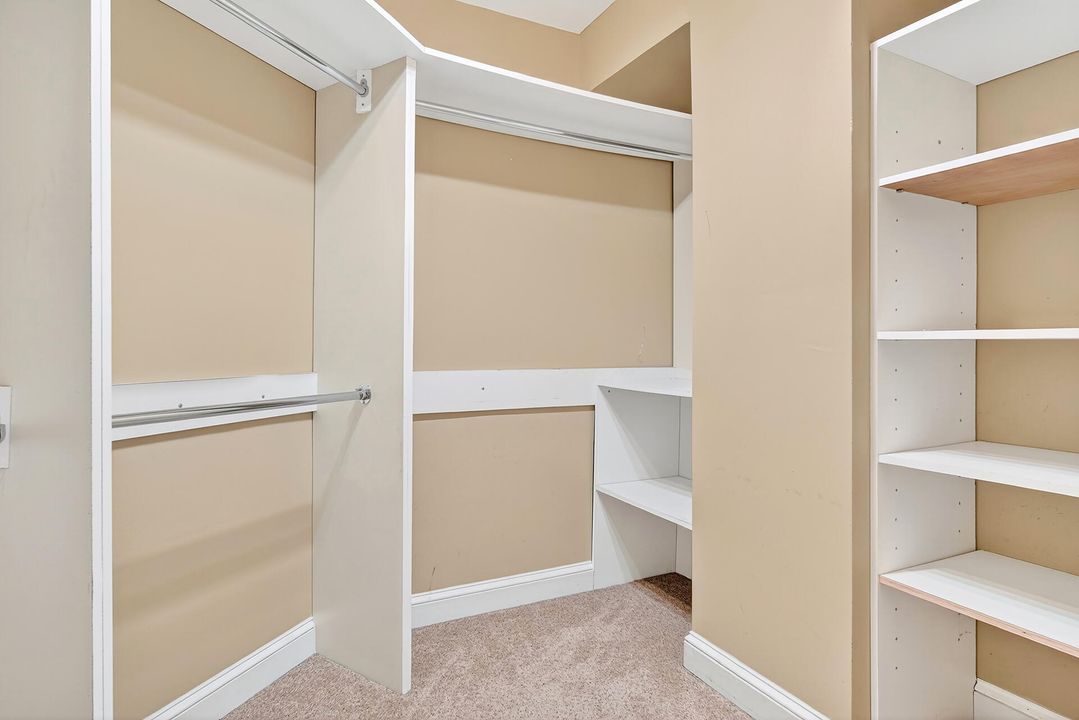 Active With Contract: $325,000 (3 beds, 2 baths, 1514 Square Feet)