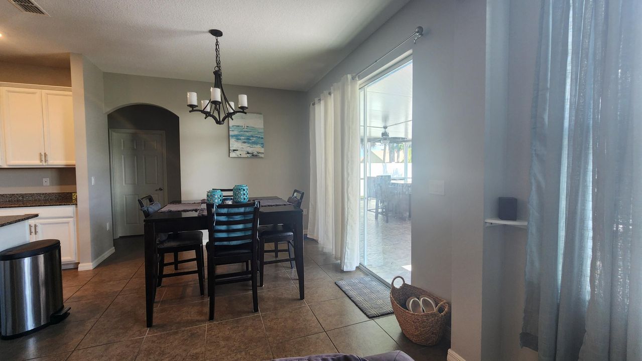 For Sale: $574,000 (4 beds, 3 baths, 2725 Square Feet)