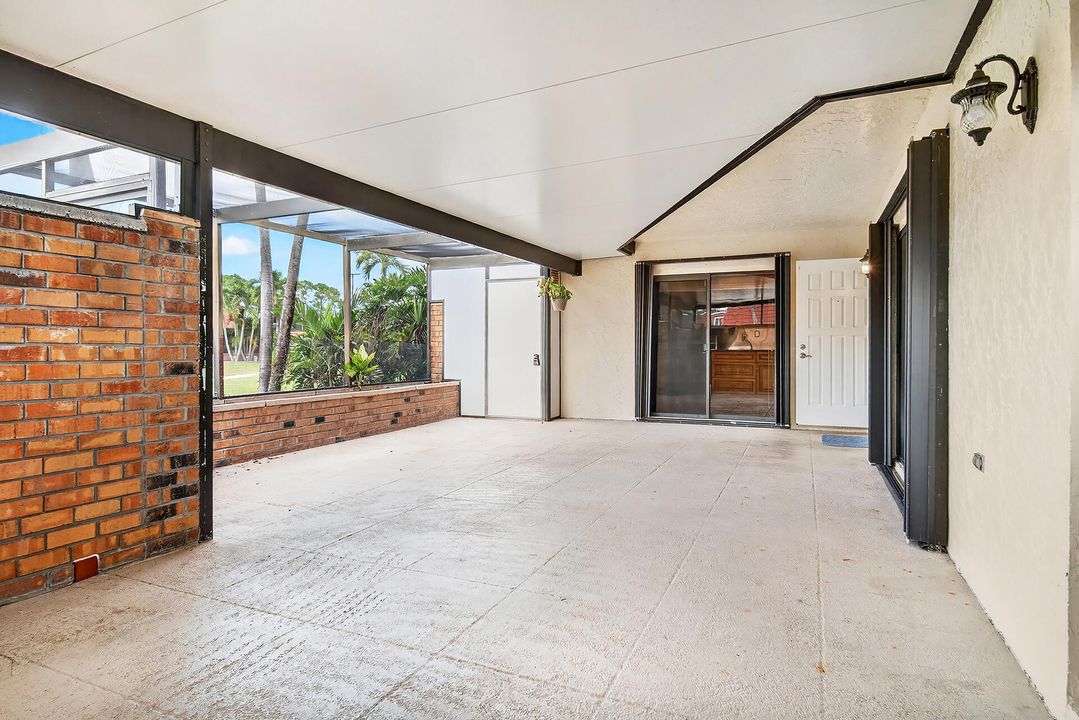 Active With Contract: $325,000 (3 beds, 2 baths, 1514 Square Feet)