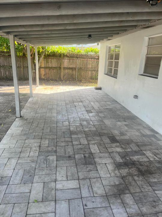 For Sale: $369,000 (2 beds, 2 baths, 1296 Square Feet)