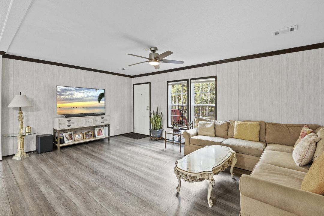 En Venta: $349,500 (4 camas, 2 baños, 1796 Pies cuadrados)