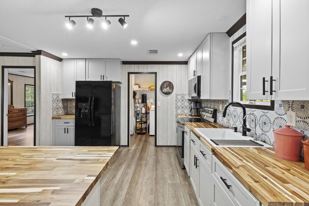 En Venta: $349,500 (4 camas, 2 baños, 1796 Pies cuadrados)