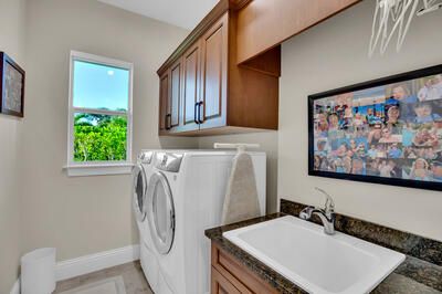 Active With Contract: $1,635,000 (3 beds, 3 baths, 2563 Square Feet)