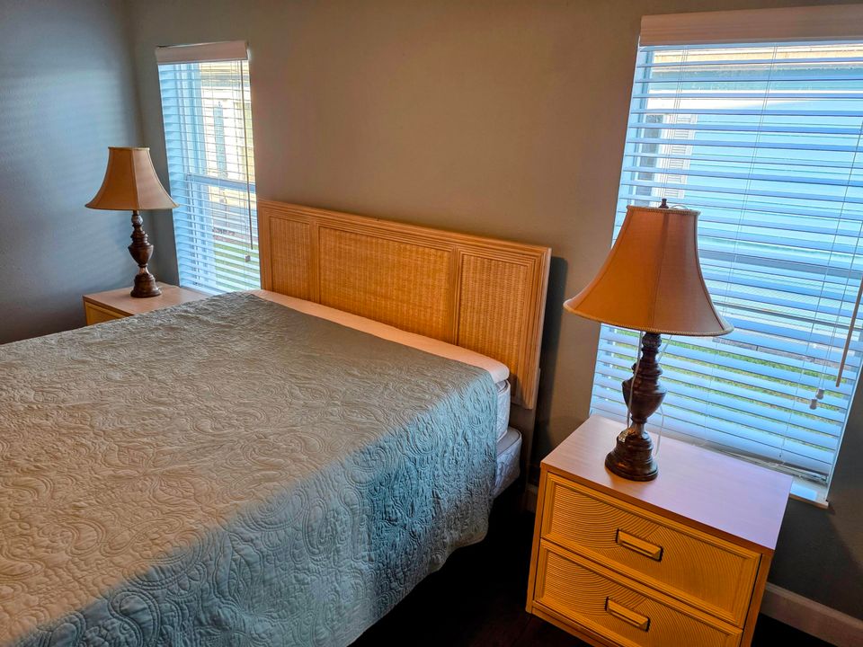 合同活跃: $238,000 (3 贝兹, 2 浴室, 1392 平方英尺)