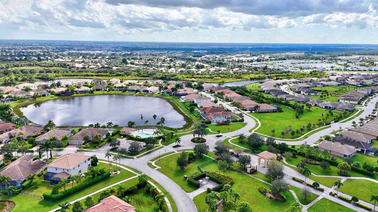 Active With Contract: $499,000 (4 beds, 2 baths, 2034 Square Feet)