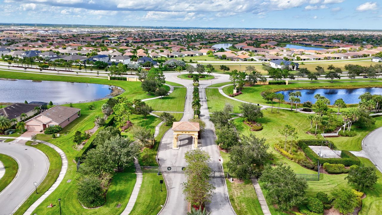 Active With Contract: $499,000 (4 beds, 2 baths, 2034 Square Feet)