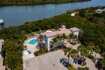 Active With Contract: $1,635,000 (3 beds, 3 baths, 2563 Square Feet)