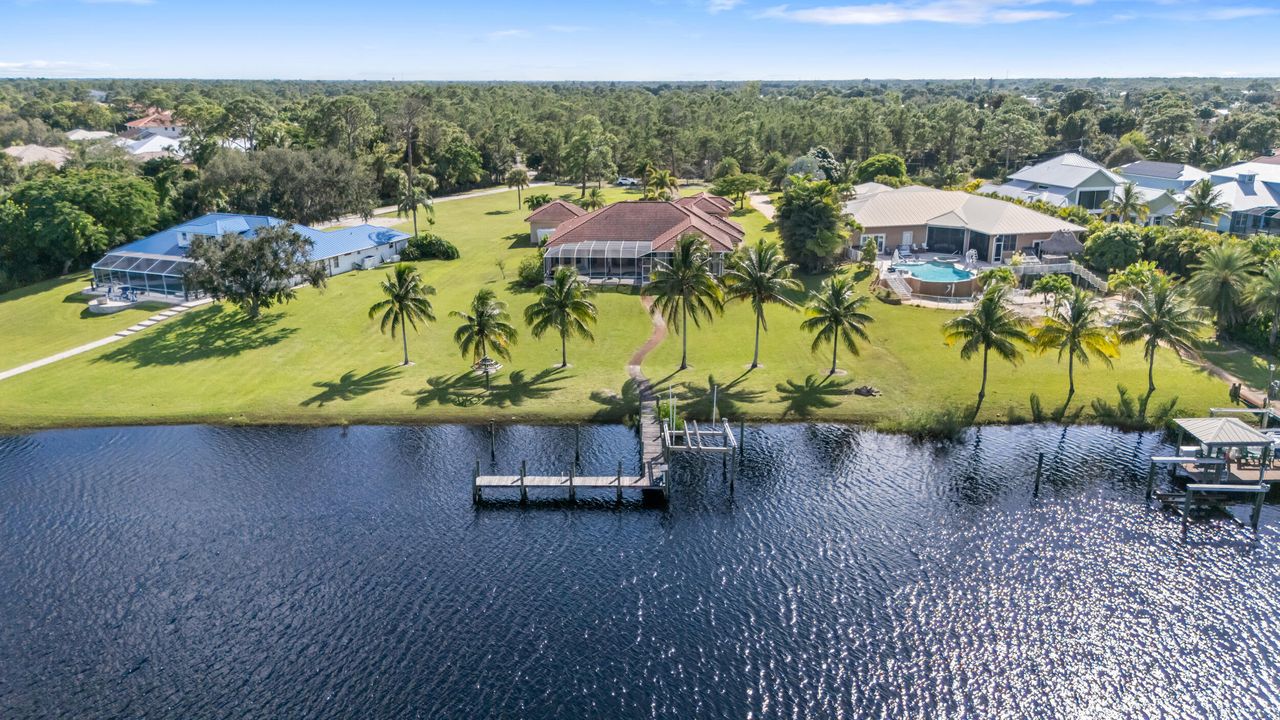 Activo con contrato: $1,990,000 (5 camas, 5 baños, 4012 Pies cuadrados)