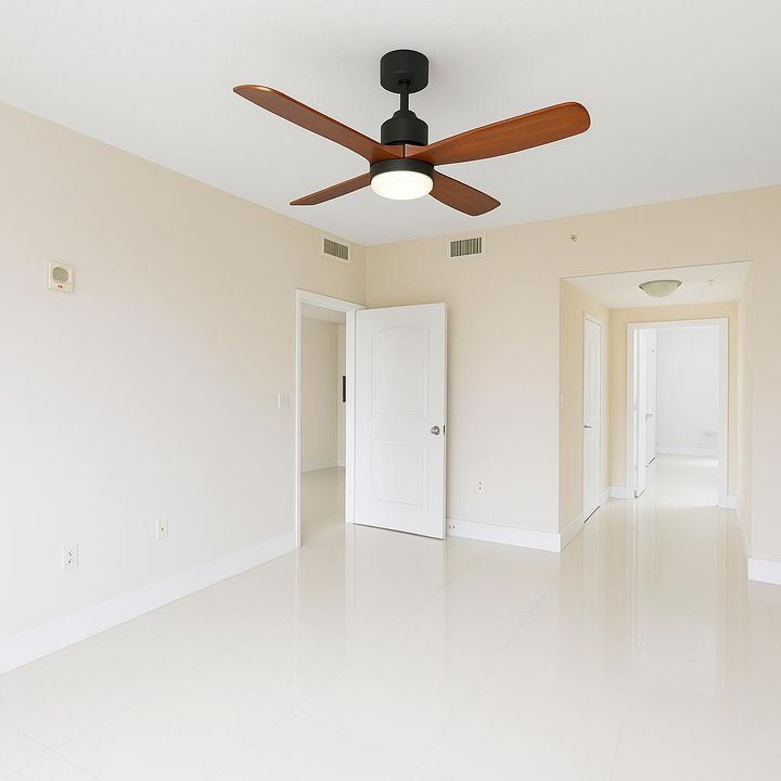 Active With Contract: $3,550 (2 beds, 2 baths, 1243 Square Feet)