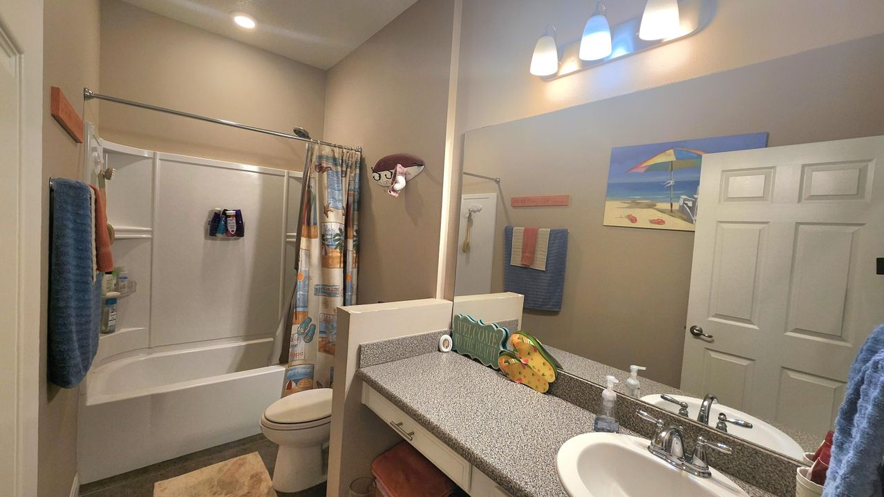 For Sale: $574,000 (4 beds, 3 baths, 2725 Square Feet)