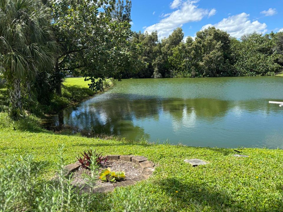 Recently Rented: $1,500 (1 beds, 1 baths, 570 Square Feet)