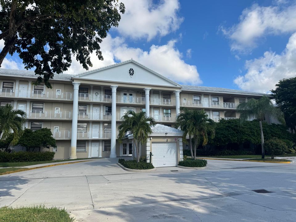 合同活跃: $175,000 (2 贝兹, 2 浴室, 1442 平方英尺)