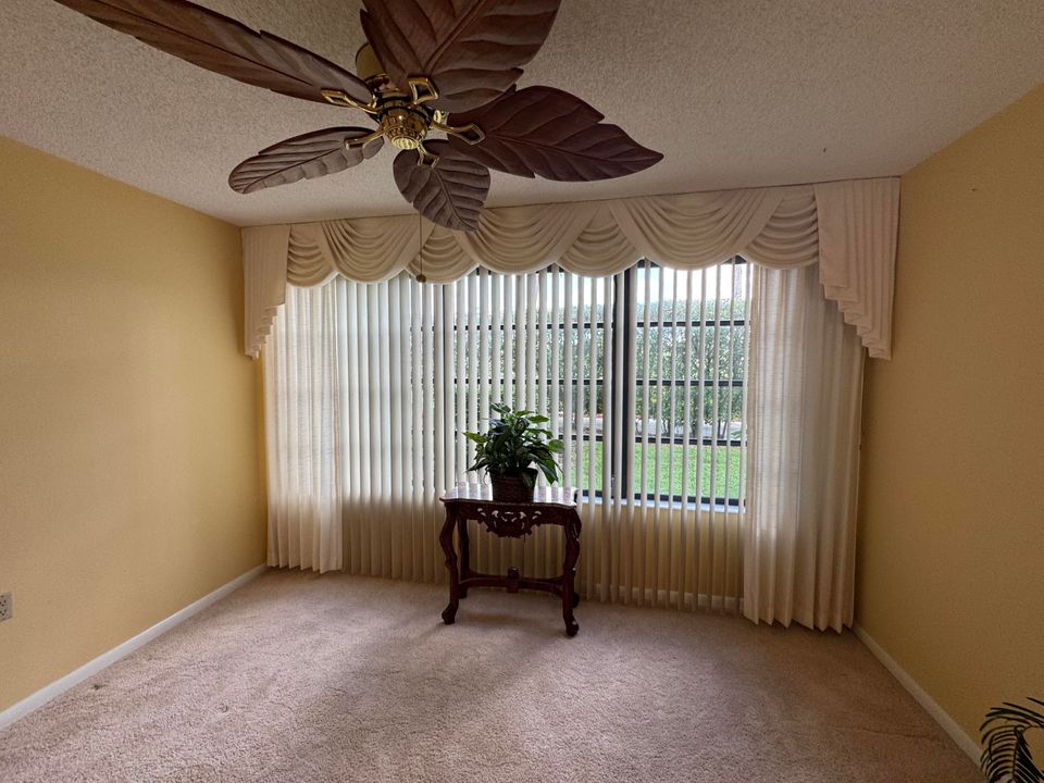 合同活跃: $175,000 (2 贝兹, 2 浴室, 1442 平方英尺)