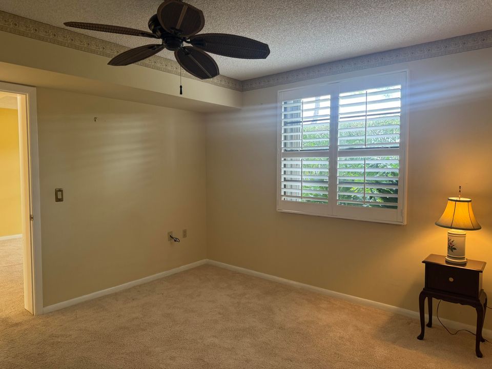 合同活跃: $175,000 (2 贝兹, 2 浴室, 1442 平方英尺)