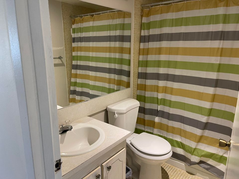 待售: $110,000 (2 贝兹, 1 浴室, 840 平方英尺)