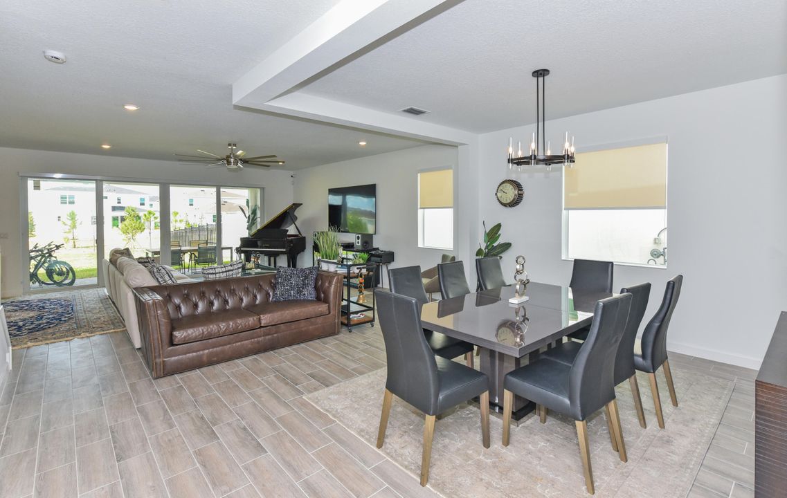 For Rent: $9,500 (5 beds, 4 baths, 4083 Square Feet)