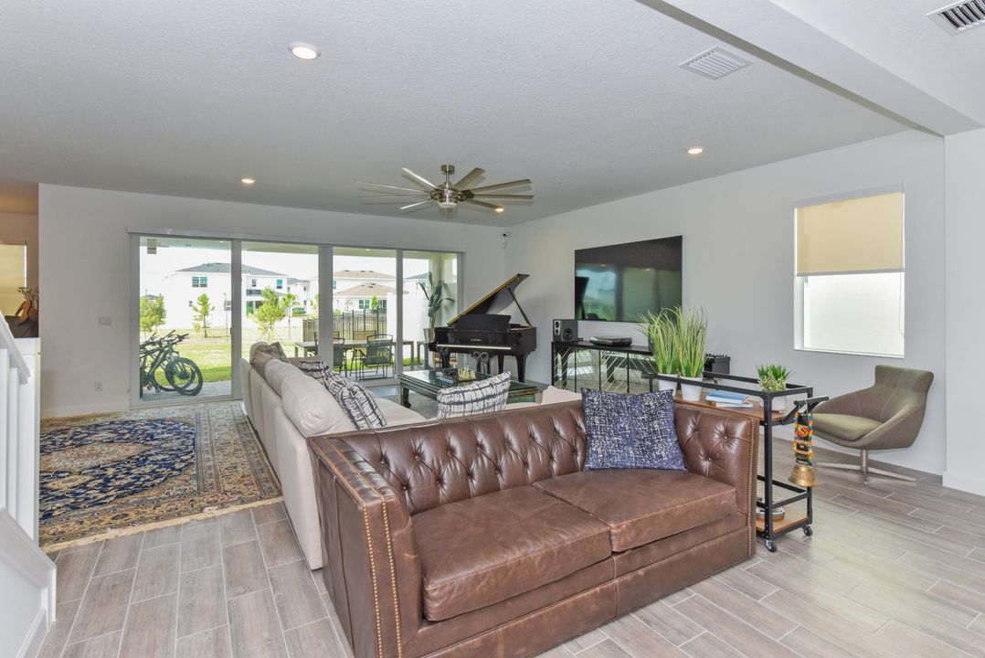 For Rent: $9,500 (5 beds, 4 baths, 4083 Square Feet)